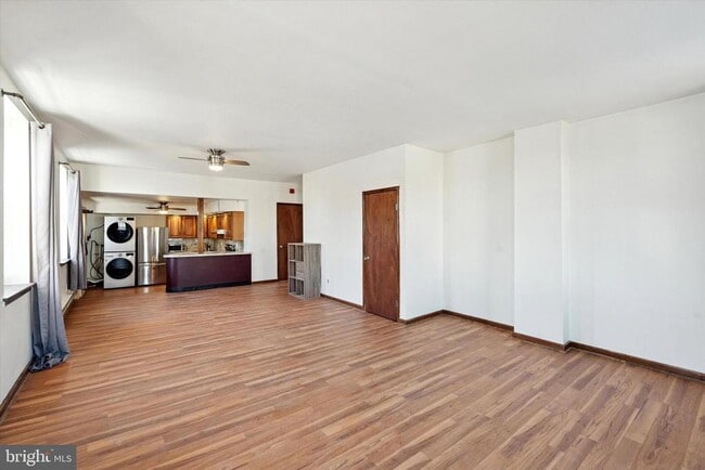 Photo - 632 E Girard Ave