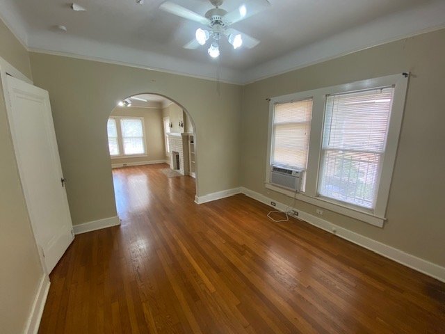 Photo - 245 E Lullwood Ave Unidad Front