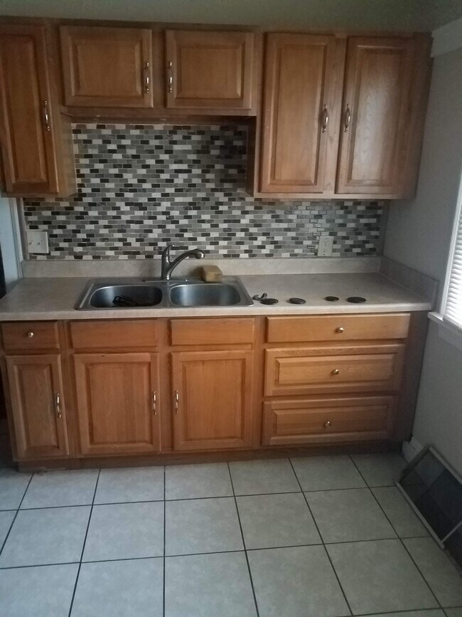 Photo - 3656 Chelton Rd