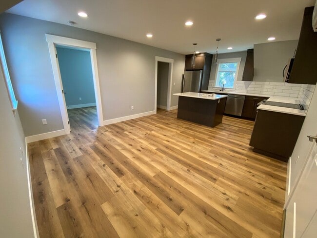 Photo - 408 Pine St Unidad A