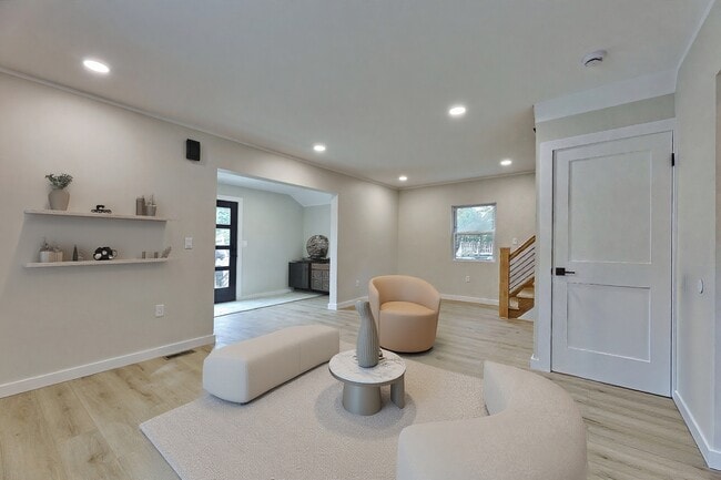 Photo - 205 Island Rd