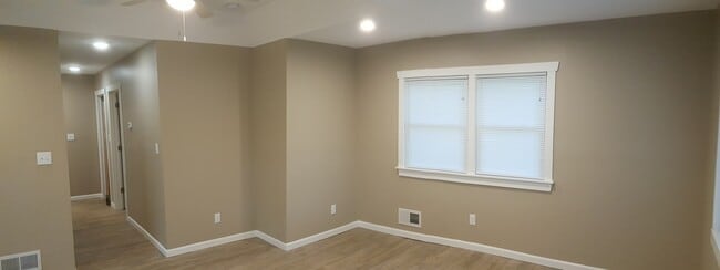 Photo - 6N998 Wabash Ave