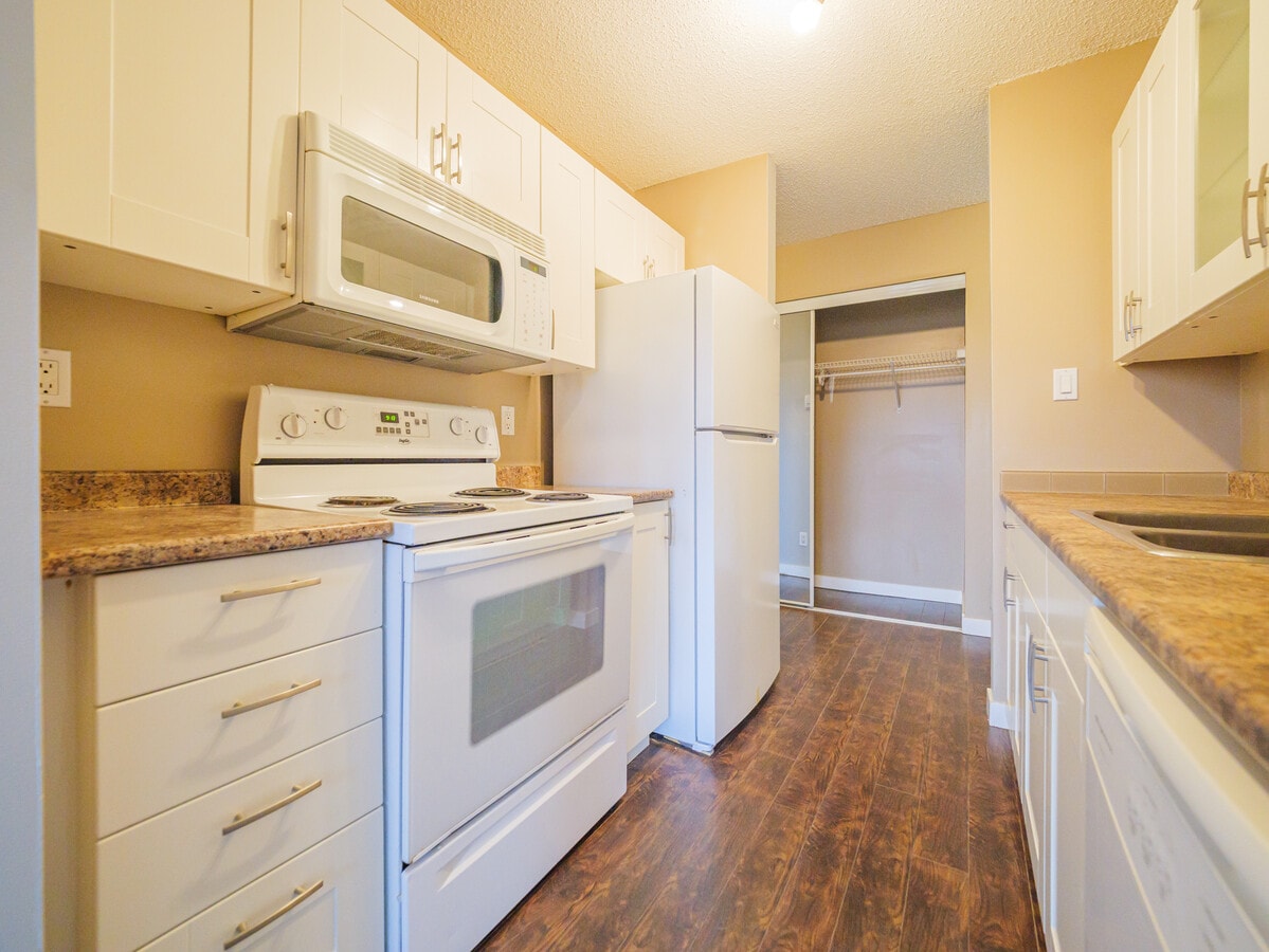 Photo - Commonwealth