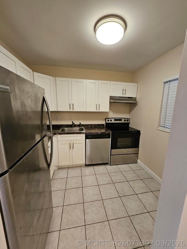 Building Photo - 2900 NW 46th Ave Unit 105