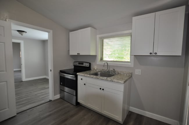 Photo - 914 23rd St W Unit A