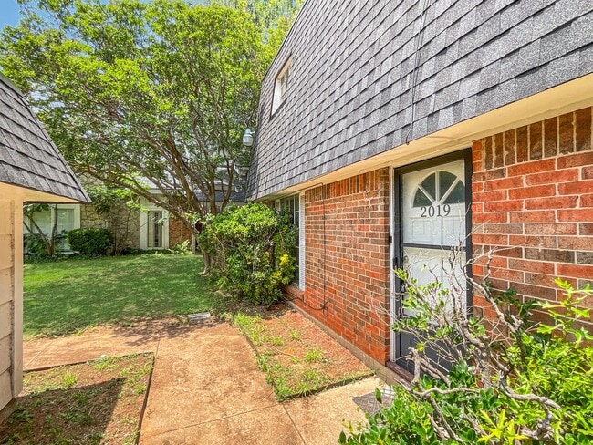 Photo - Charming Home in North Arlington