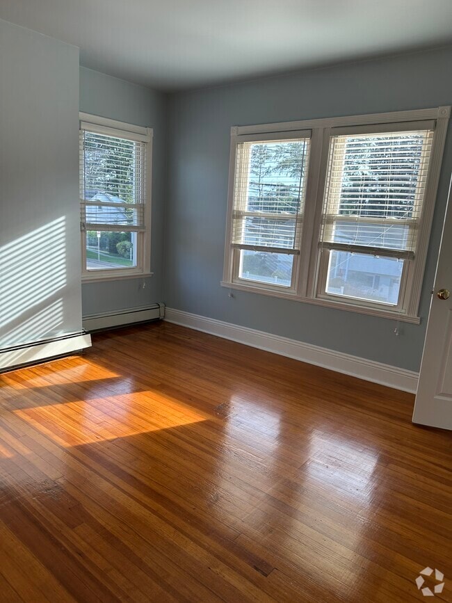Building Photo - 85 Franklin Tpke Unit Second Floor Walk-Up Rental