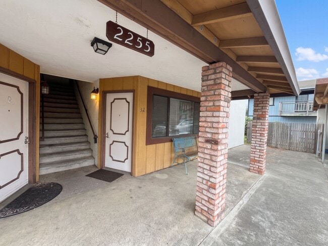 Building Photo - 2255 Arbutus St Unit 2255 Arbutus #32 [PRM: Henry]