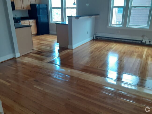 Building Photo - Available Now! Three bedroom one bath/ Goo... Unit #4 Rental