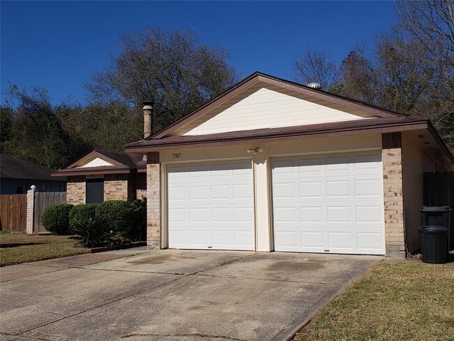 Photo - 7707 Bluejay Twin Cir