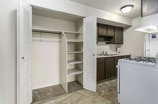 Fairlane Apartments