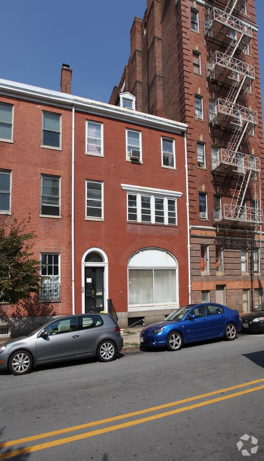 Photo - 202 W Monument St Apartments