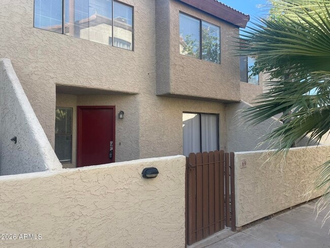 Building Photo - 2040 S Longmore