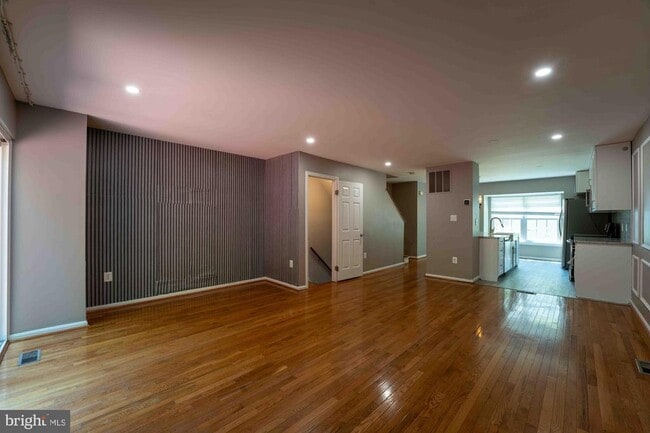 Building Photo - 18246 Fox Chase Cir