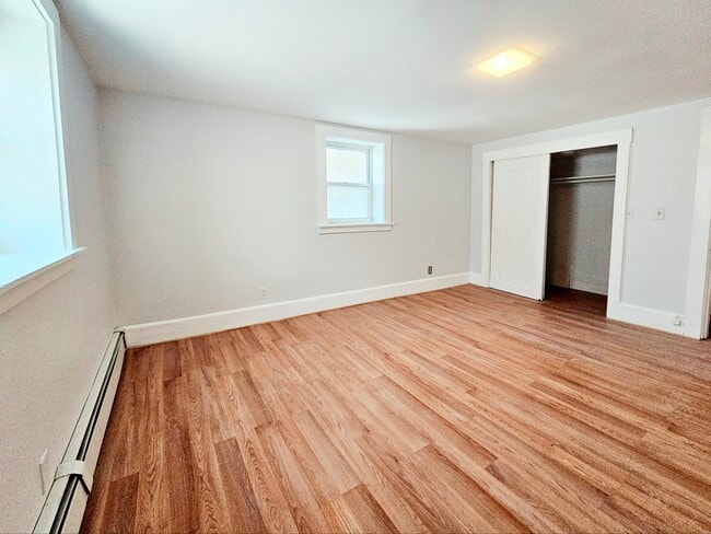 Building Photo - 317 Saint Paul St Unit B