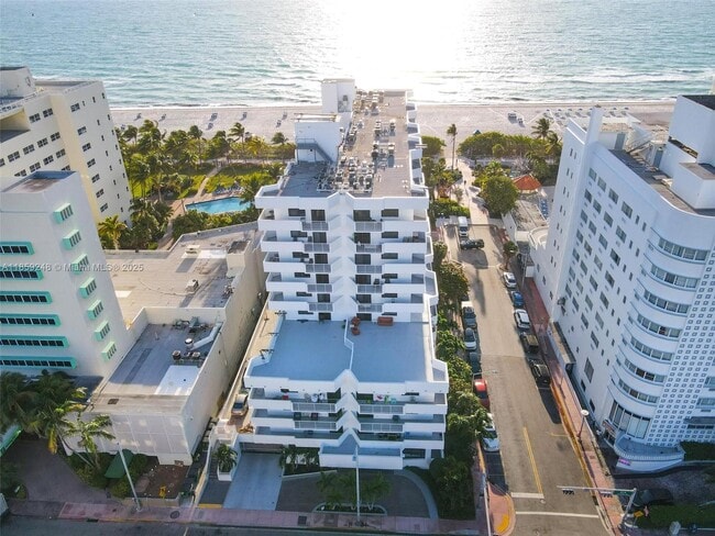 Building Photo - 4301 Collins Ave Unit 907 Rental