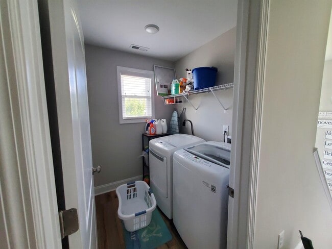 Photo - 106 Ridge Cove Ln