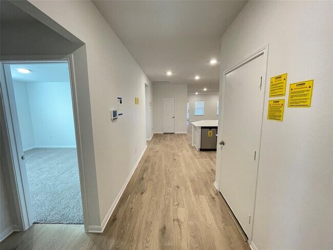 Photo - 2433 Bronc Buster Way