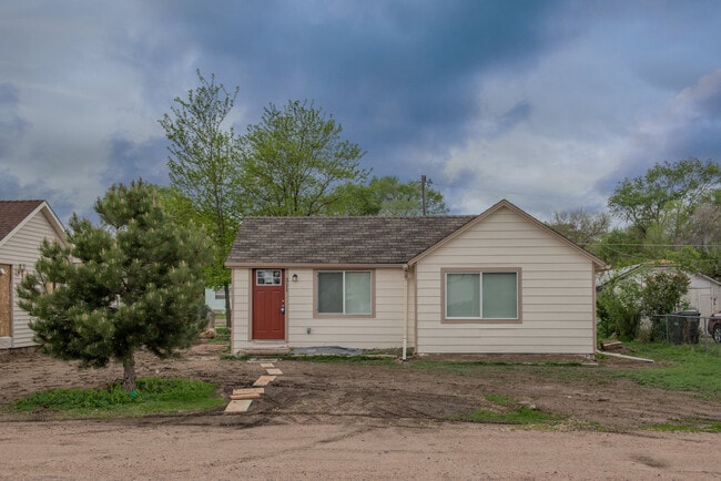 Building Photo - Remodeled home! Granite! SS Appliances!