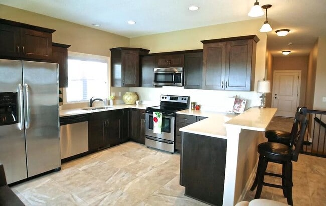 Centennial Pointe West
