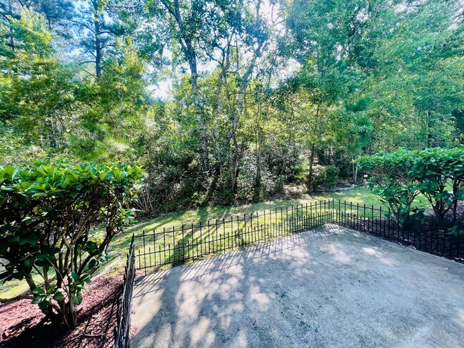 Photo - BRAND NEW FLOORING & FRESH PAINT - 3 Bedroom/2.5 Bath Townhome with garage in Wild Wing!