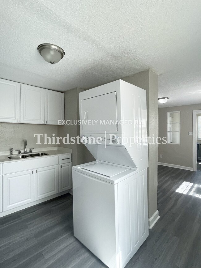 Photo - 1002 Lawrence St