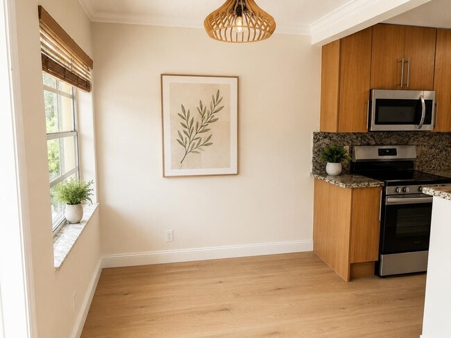 Photo - 1125 NE 16th Pl Unit 205