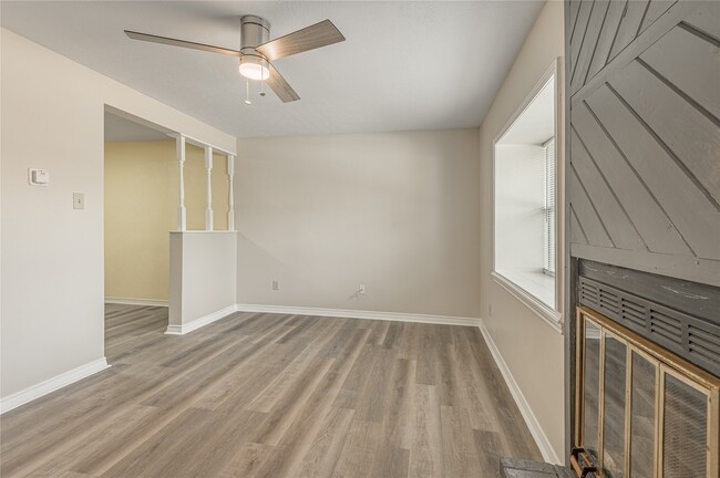 Building Photo - 1401 Ave O Unit F Rental