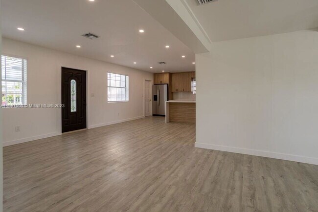 Hope Street, Hollywood, FL 33024 - 4 BR 2 BA Single-Family Home
