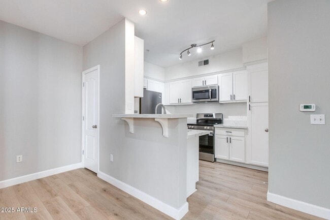 Photo - 1701 E Colter St Unit 218