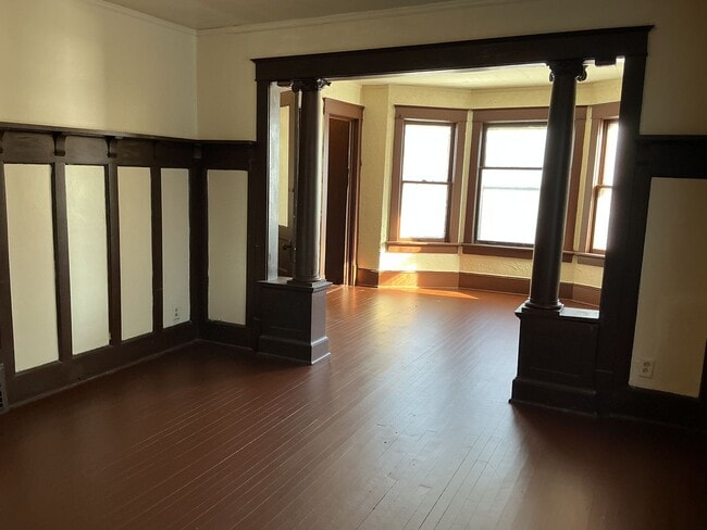 Photo - 2513-2515 N Holton St Unidad Upper