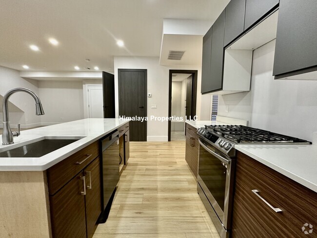 Building Photo - 100 Mount Pleasant Ave Unit #3 Rental