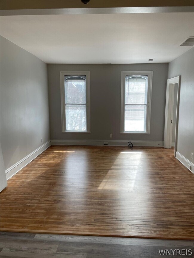 Photo - 370 Virginia St