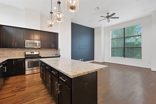 Building Photo - 1810 Thompson St