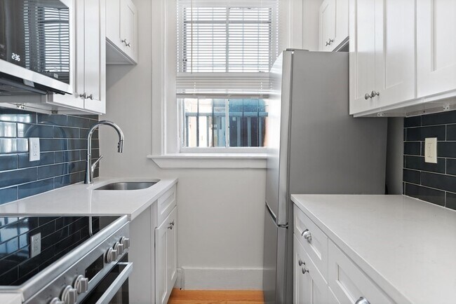 Building Photo - 35 Grove St Unit 10 Rental