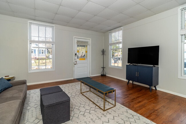 Photo - 1510 Stovall St