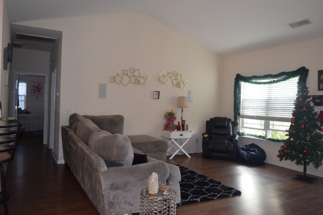 Photo - 10 Wyndham Dr