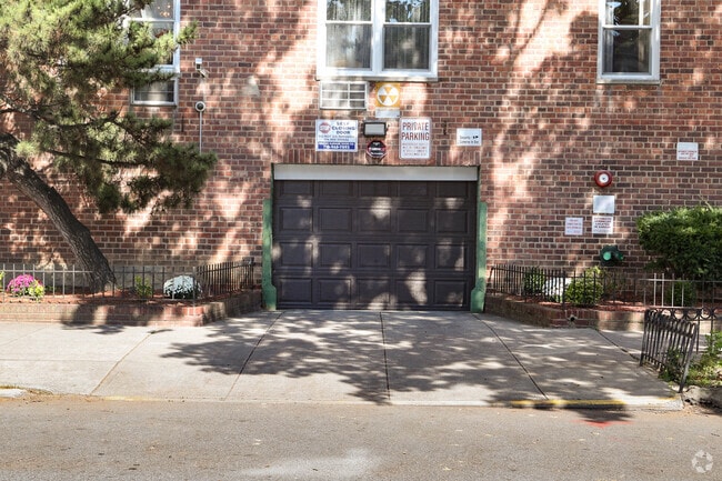 Photo - 2155 82nd St