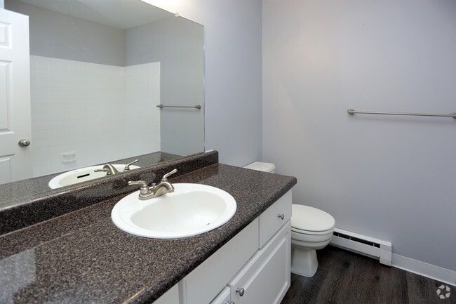 3BR, 2BA - 1130 SF