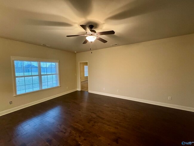 Photo - 102 Silvermoon Ln