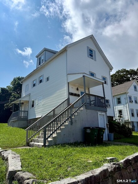Building Photo - 205 Shaw St Unit 2
