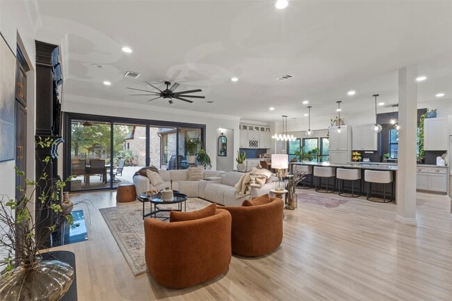 Photo - 1504 Brook Ln