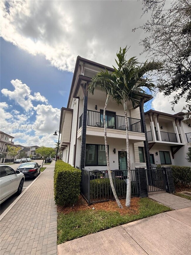 Photo - 4900 NW 83rd Path