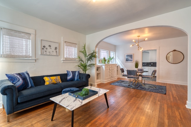 Photo - 2215 SE Powell Blvd Unit Apt 1