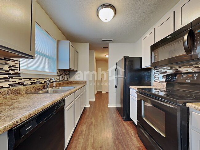 Photo - 1141 Central Park Dr