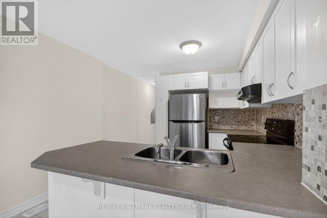 Photo - 613A Chapman Mills Dr