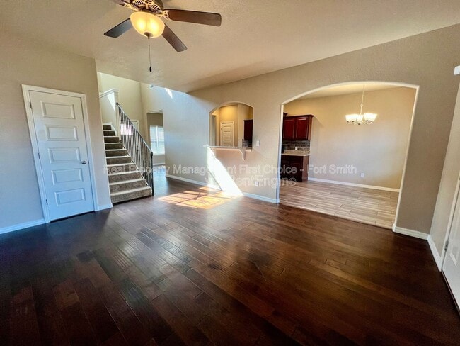 Photo - 615 Ridge Point Dr