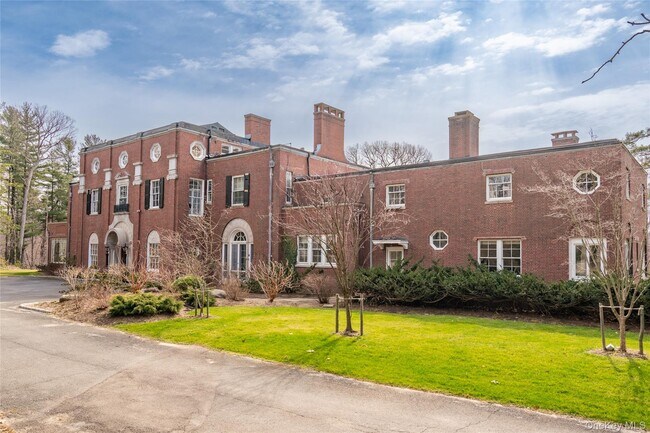 Photo - 393 Oyster Bay Road