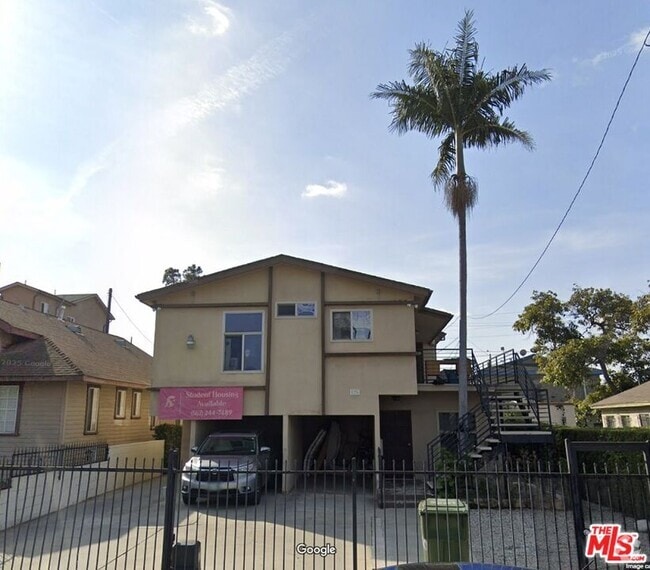 Building Photo - 1336 W 37th Dr Unit #2 Rental