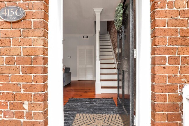 Photo - 415 Price St